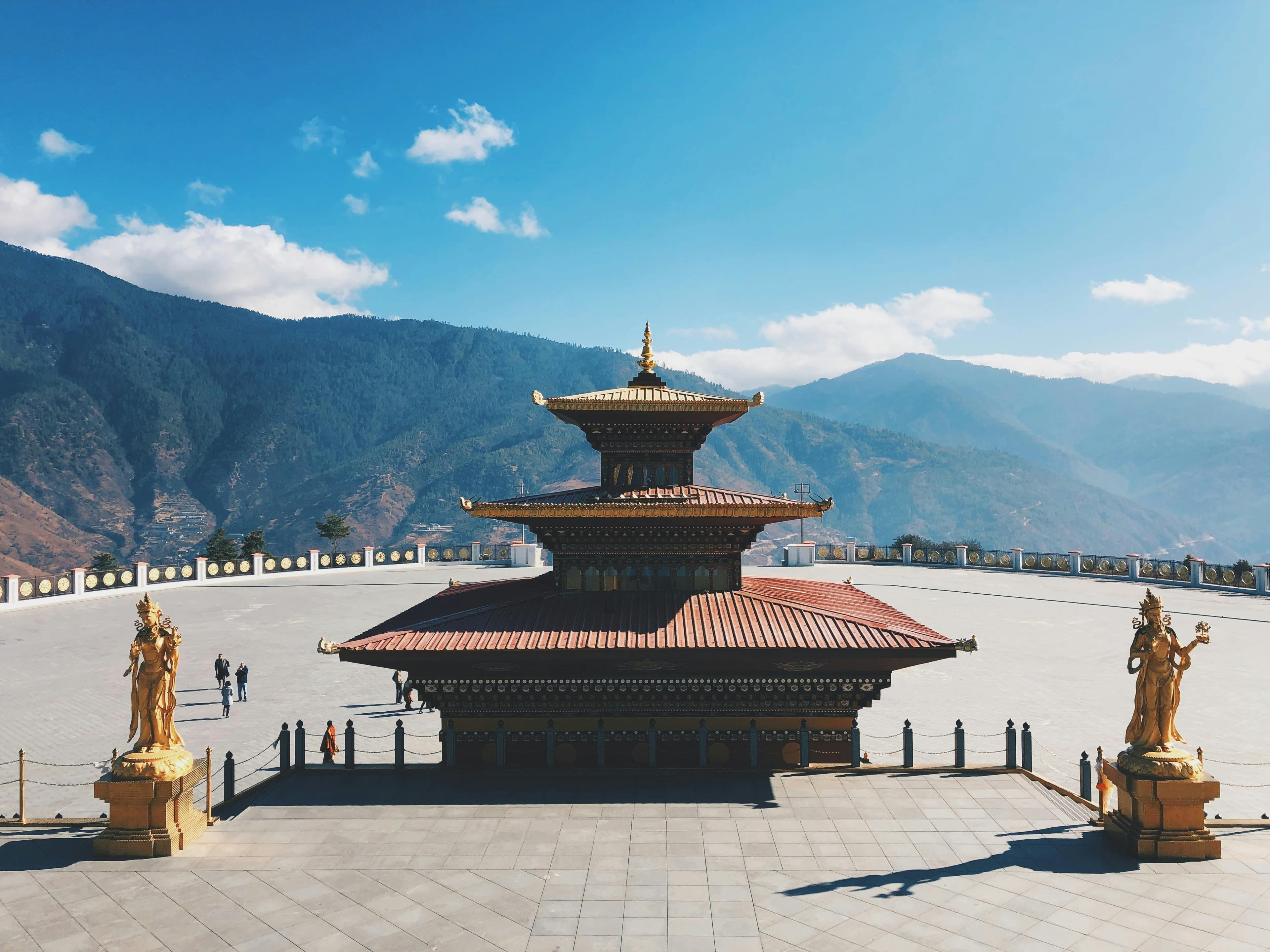 Phuentsholing (2N) – Thimphu (1N) – Paro (2N)