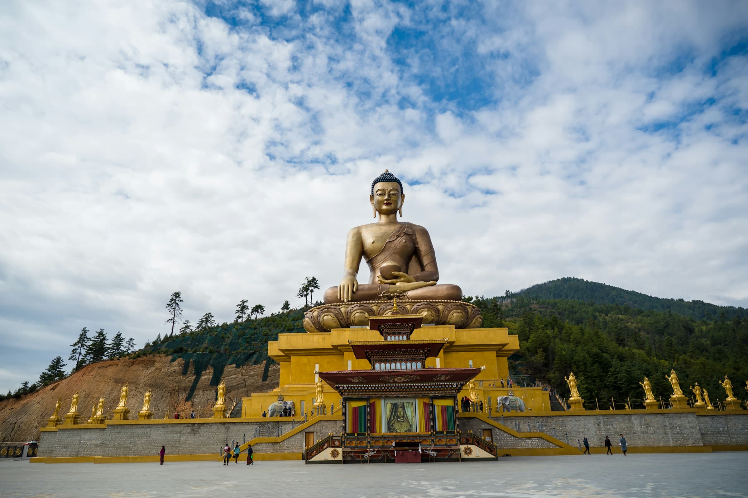 Phuentsholing (2N) – Thimphu (1N) – Punakha/Wangdue (1N) – Paro (2N)